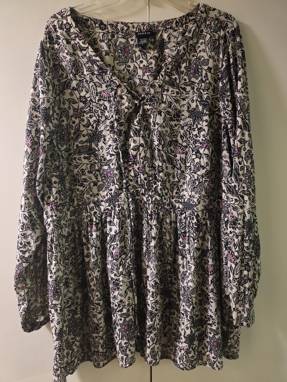 Torrid plus size 3 Floral Peasant Tunic Top